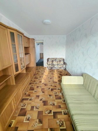 Оренда 1 кімнатної квартири на 2 поверсі в  цегляному будинку - фото 1