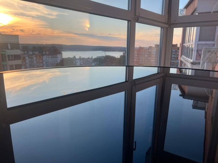 Оренда 1 кімнатної квартири з видом на озеро - фото 1