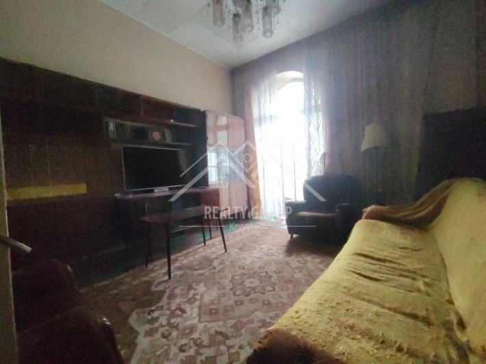 Оренда двокімнатної сталінки в центрі міста на Свято-Миколаївській. - фото 1