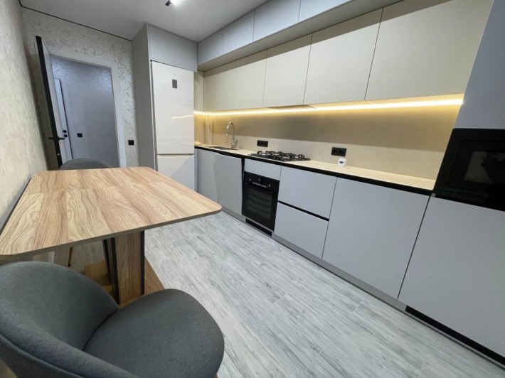 Оренда 3-ох кімнатної квартири в новобудові - фото 1