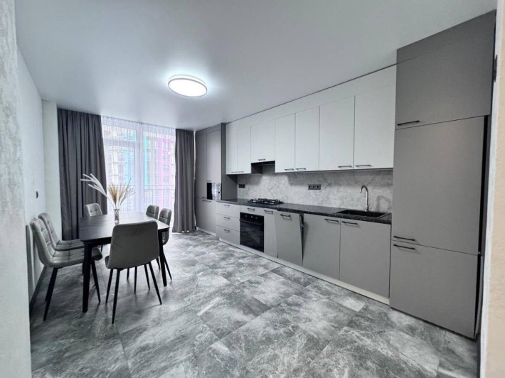 Оренда сучасної 1,5 км квартири поруч з центром - фото 1