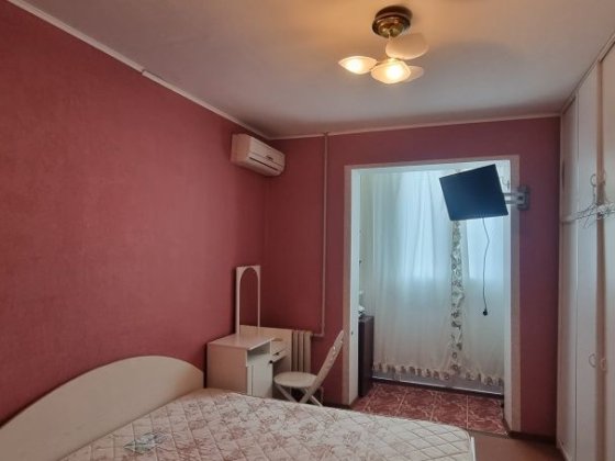 Гарна квартира на Таврійському . Ліфт працює . Херсон