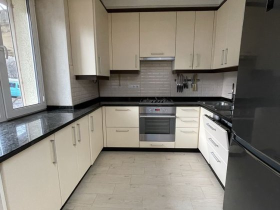 3 кімнатна вулиця Скальда поруч з парком Жовтневим Черновцы