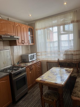 Оренда / Квартира / ГероЇв поліціЇ, Центр, Рівне - фото 1