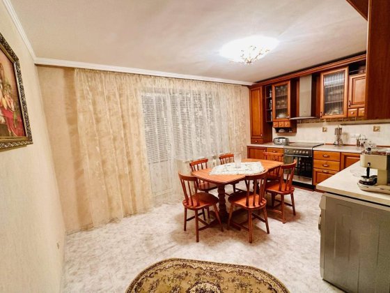 3 кім. квартира Центр (Грушевського) 3 поверх Цег. -98 м2 Черкассы