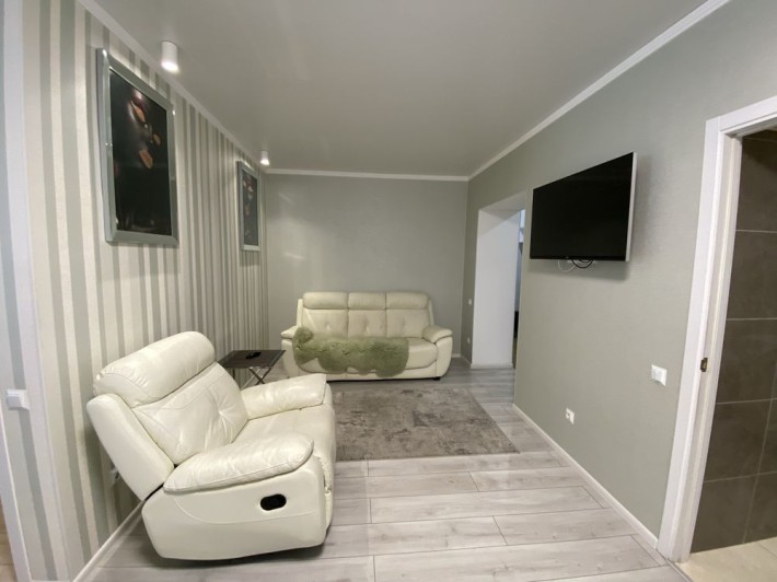 Квартира з сучасним ремонтом в оренду на центральній митниці. - фото 1