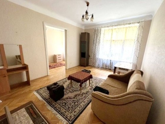 Оренда 2 КІМНАТНОЇ  квартири  в ХОРОШОМУ районі Черновцы