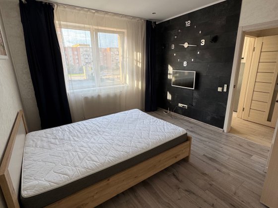 Здається 1 кім кв, р-н Токіо Ужгород