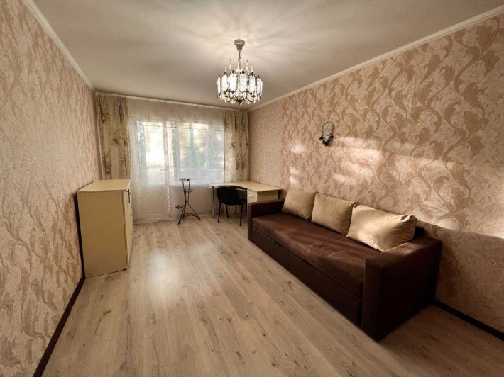 Здається тепла однокімнатна квартира по вул. Чехова напроти Юрія Фарм - фото 1