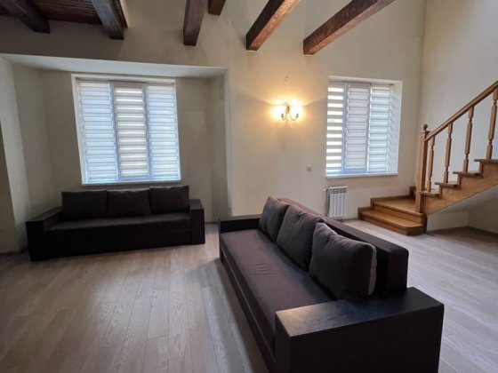 Оренда гарноі великогабаритноі квартири в центрі Ужгород