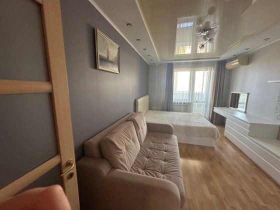 Здається квартира, тепла повністю облаштована Киев