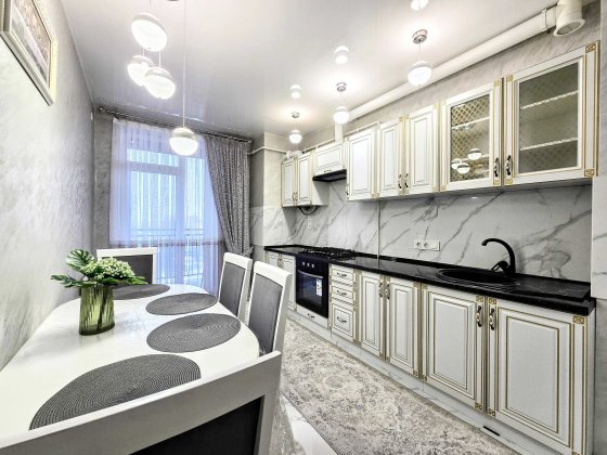 Здається 2-Х НОВОБУДОВА на вул.ГЕРОЇВ МАЙДАНУ (ТЦ Майдан, McDonald's) Черновцы