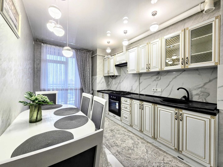 Здається 2-Х НОВОБУДОВА на вул.ГЕРОЇВ МАЙДАНУ (ТЦ Майдан, McDonald's) - фото 1