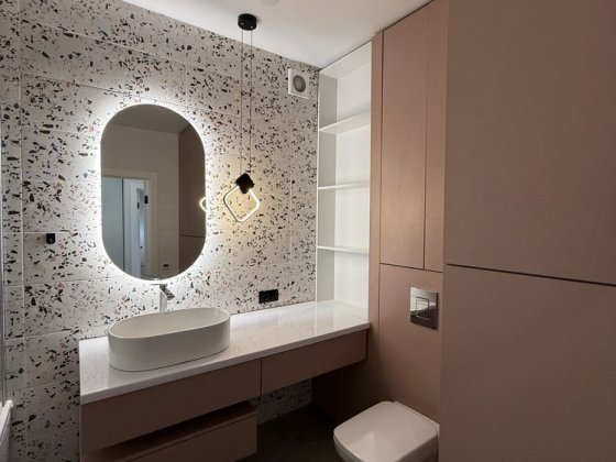 Оренда 1 кім сучасної  квартира в центрі міста Черкассы