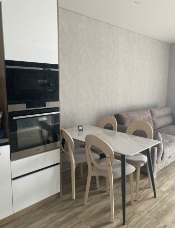 Оренда двокімнатної квартири в новобудові в самому центрі міста! - фото 1