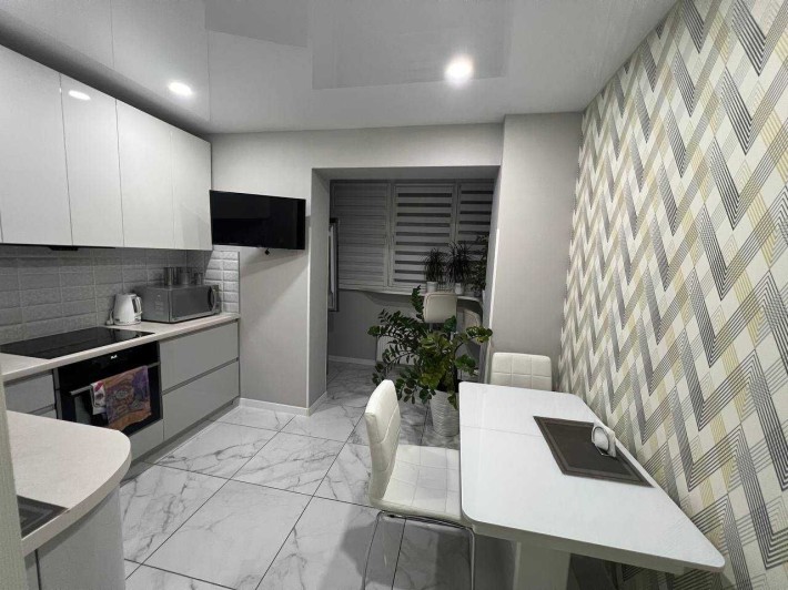 Сдам 3-кімн кв. з авторським ремонтом на Лісовому масиві Перша сдача - фото 1