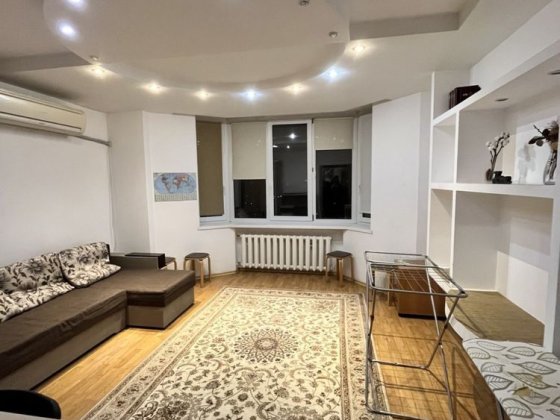 2 кім. квартира метро Васильківська