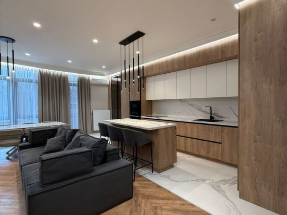 Оренда 2,5 кімнатної кв з підземним паркомісцем Ужгород