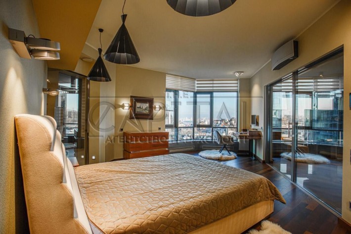 Аренда просторных апартаментов 144 м² в элитном ЖК Pechersky Печерский - фото 1