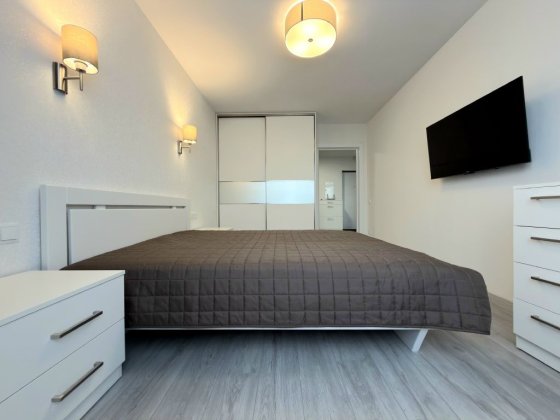 м. Теремки 15 хв пішки, Одеський бульвар, вітальня і спальня Київ