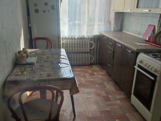 Сдам 1 комнатную квартиру на Коммунаре .На короткий срок