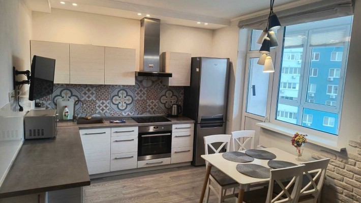 Оренда двокімнатної Сікорського1-б, генератор - фото 1