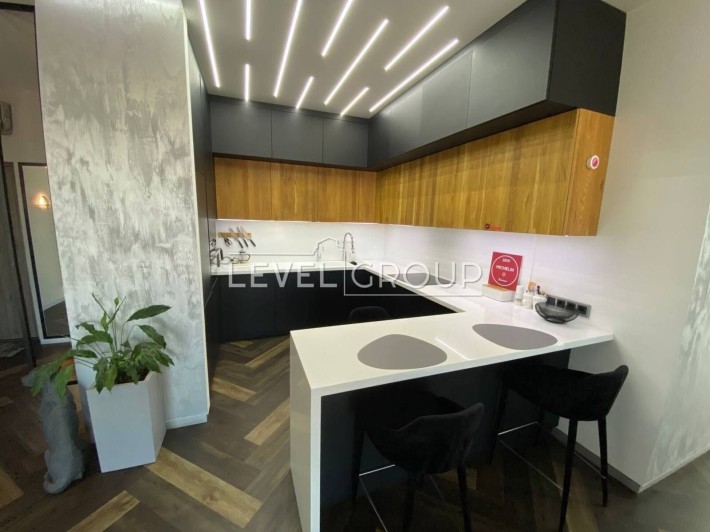 Авторський ремонт 4к, 140 м ЖК Royal Tower + паркінг - фото 1