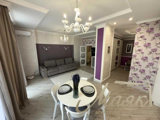 Оренда 1-кімнатної квартири-студії, 47 м², вул. Академіка Філатова Киев