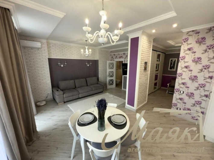 Оренда 1-кімнатної квартири-студії, 47 м², вул. Академіка Філатова - фото 1