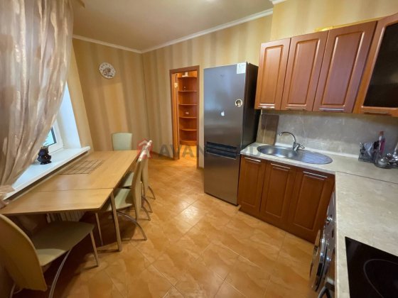 Сдам квартиру на Левобережном 3 Р-н Каравана Дніпро