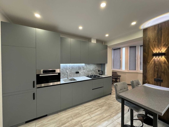 Сдаётся современная 2-х комн.квартира , ЖК Александровский 1 ! - фото 1