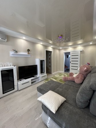 Оренда трикімнатноі в Олександрівському районі - фото 1