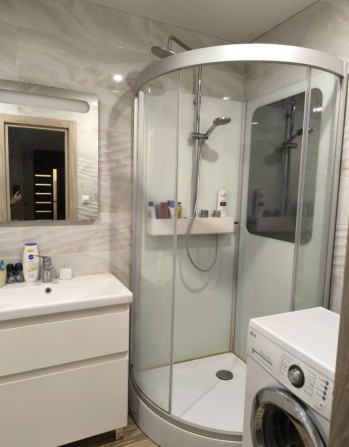 Сдам 3  комн. Для командировочных.Александровский р-н - фото 1