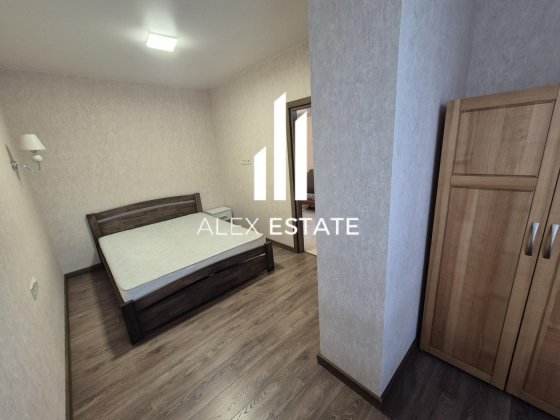 Аренда  Актуально !( 8 таж) 3 комнатной кв.ЖК Новодворянський Днепр