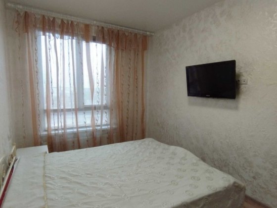 Оренда 2к.кв. вул. Ракетна 24 метро Деміївська, Є Генератор Київ