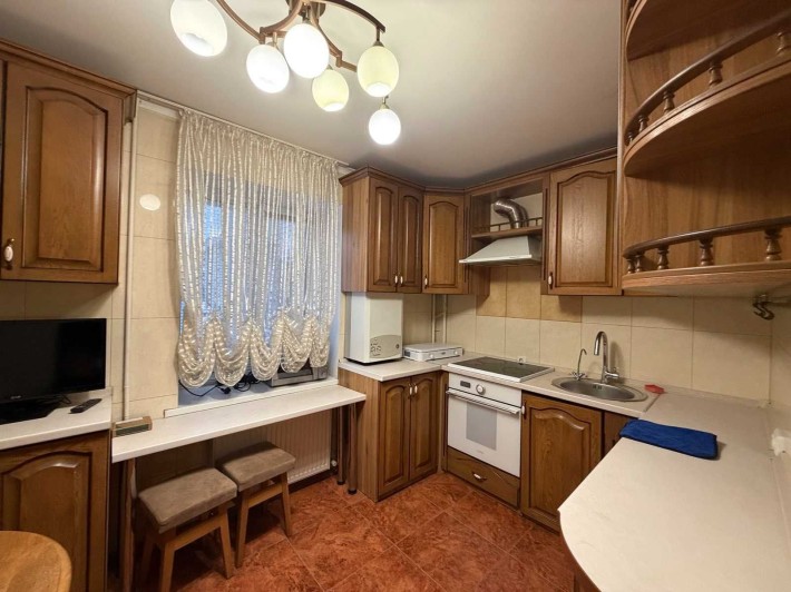 Здам трикімнатну квартиру в центрі - фото 1