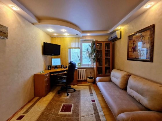 Победа-3  Наб. Победы 108 (кольцо) Днепр