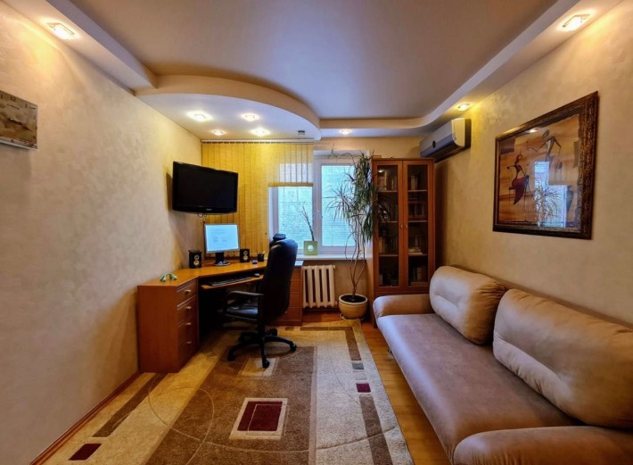 Победа-3  Наб. Победы 108 (кольцо) - фото 1