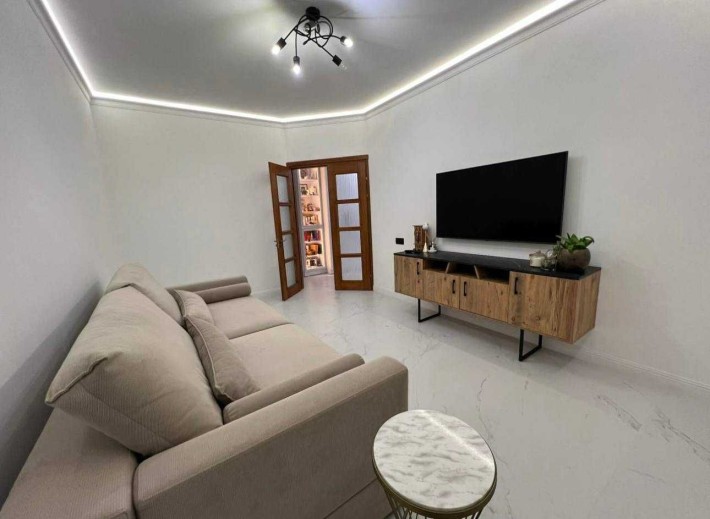 Оренда двокімнатної квартири вул. Золота (ближній центр) - фото 1