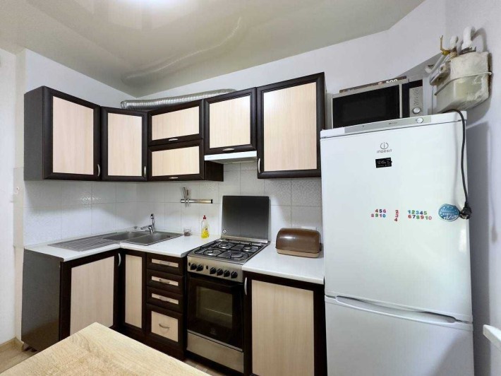 Оренда 2-кімнатної квартири вул. Хуторівка 32 (Район верхнього Шувару) - фото 1