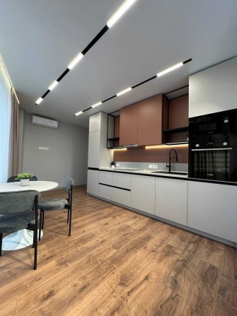 Оренда 2-кім квартири 70 м2 в ЖК Метрополіс, вул. Заболотного, 1-А - фото 1