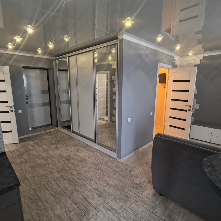 Стильна квартира на Отаманів Соколовських - фото 1