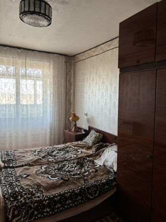 Сдаю 3х комнатную квартиру в Октябрьском. - фото 1