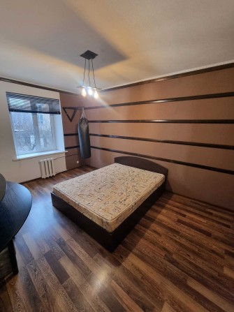 Здається 2-кімнатна квартира у сталінці, центр — Адміральська, 2. - фото 1