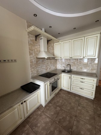 ТЕПЛО і ЛІФТ Є! Зелений Острів 2. м. Берестейська. Сікорського вул. 4Б - фото 1