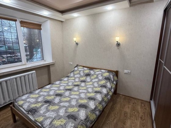 3х кімнатна можна на короткий термін , центр Житомир