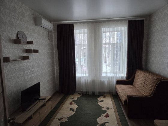 2к.Сдаю.ул.Никольская+Мариупольская.10000т.