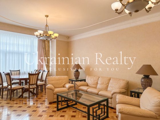 Простора 4-кімнатна квартира Ірининська, 5/24 БЕЗ % Киев