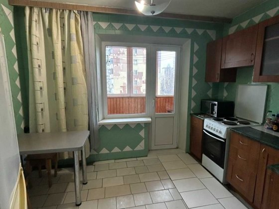 Вул. Закревського, 5А, тепла квартира на початоку Троєщини. Київ