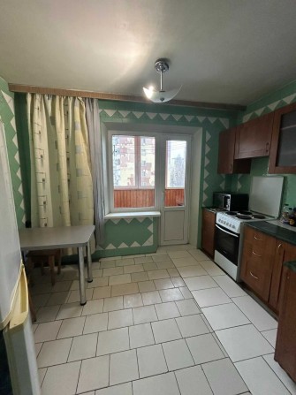 Вул. Закревського, 5А, тепла квартира на початоку Троєщини. - фото 1